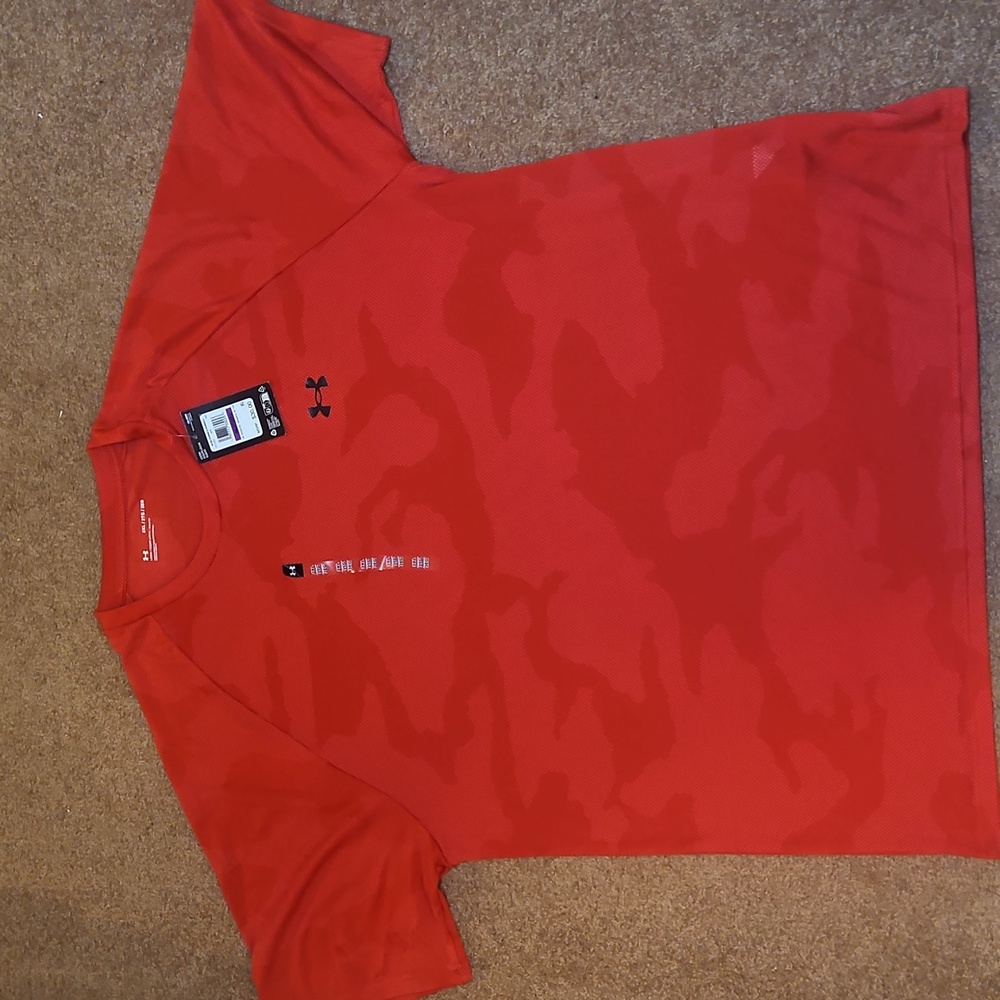 NWT Under Armour Men's Camouflage Red Tee